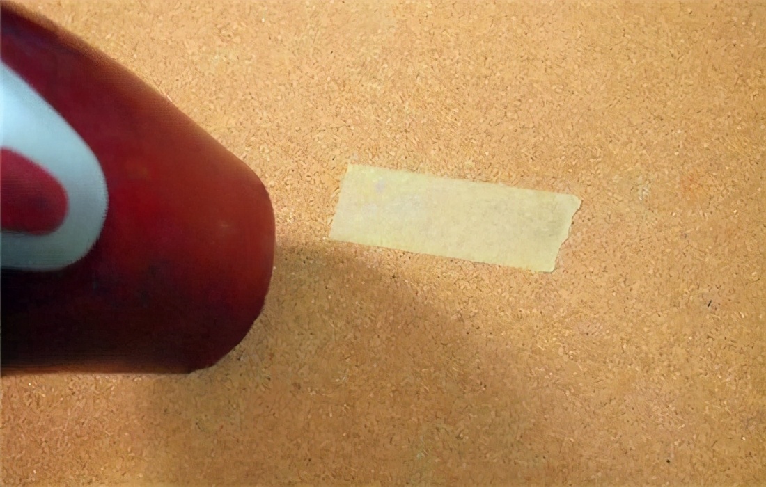 怎样清除玻璃上的双面胶痕迹,如何清除双面胶粘贴后留下的痕迹