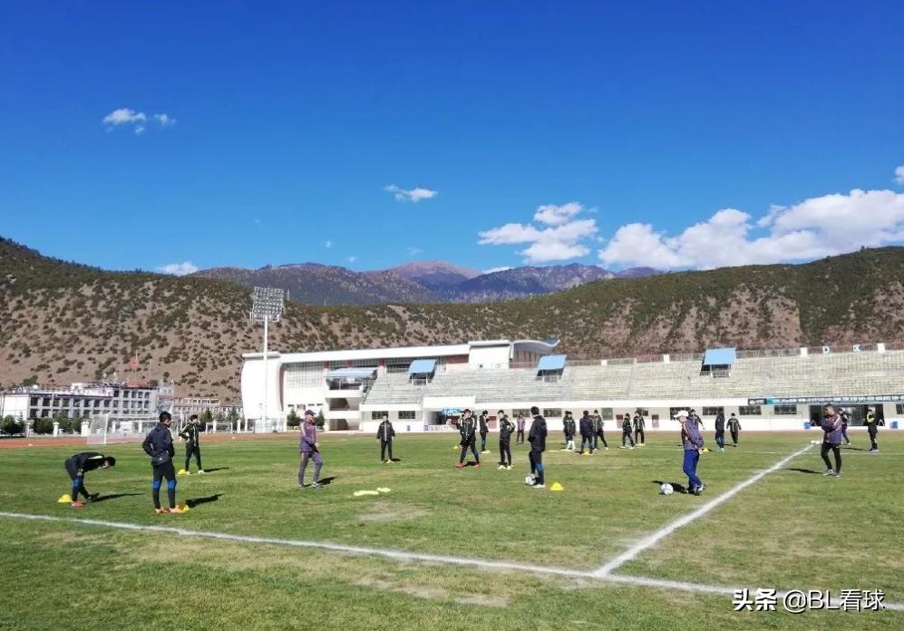 拉萨哪个地方可以晚上踢足球,西藏有哪些踢足球的地方