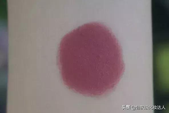 买到不喜欢的口红,显老气的口红怎么拯救