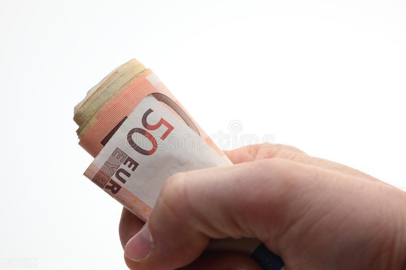 穷人思维和富人思维的差别在哪里 (穷人思维与富人思维的本质区别)