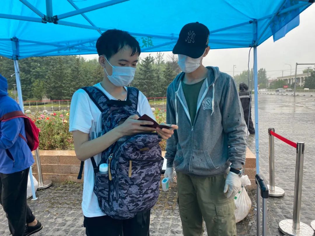 绿岛“背影”|这些瞬间，因为有你而更温暖难忘！