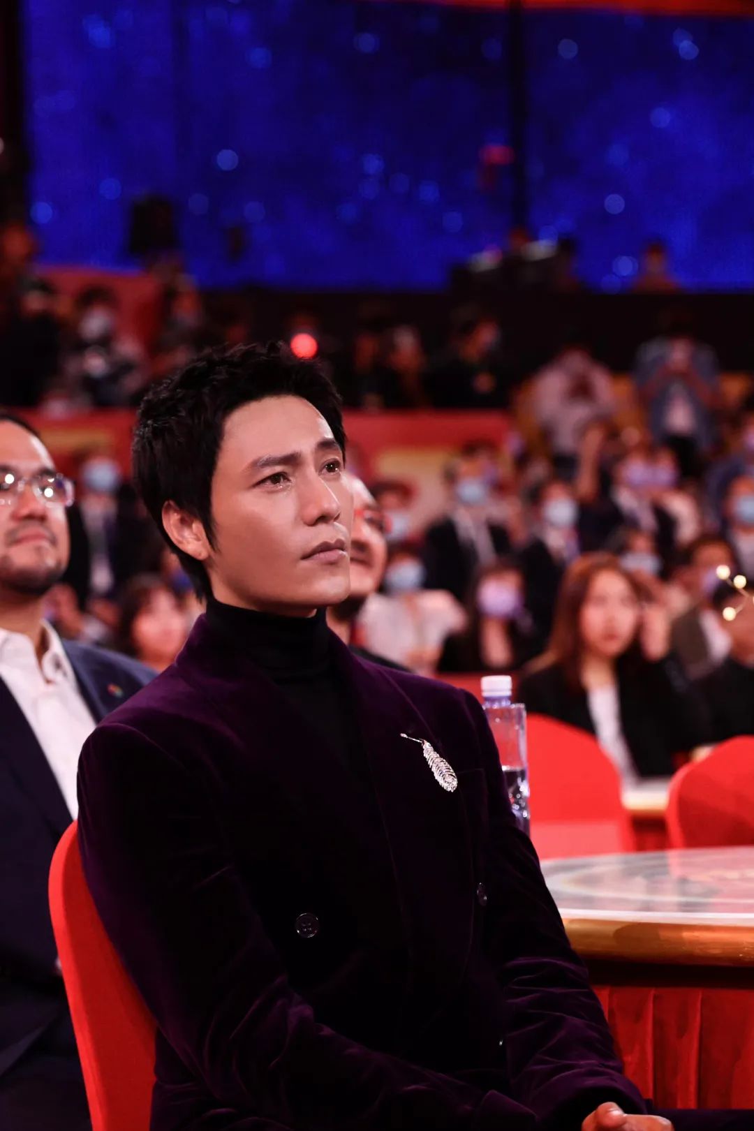 陈坤和巩俐走红毯颁奖,巩俐戛纳红毯惊艳全球