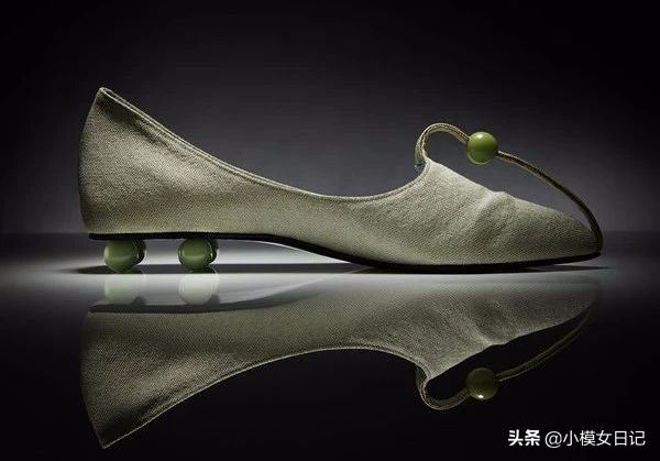 鞋子的故事视频,鞋子的故事