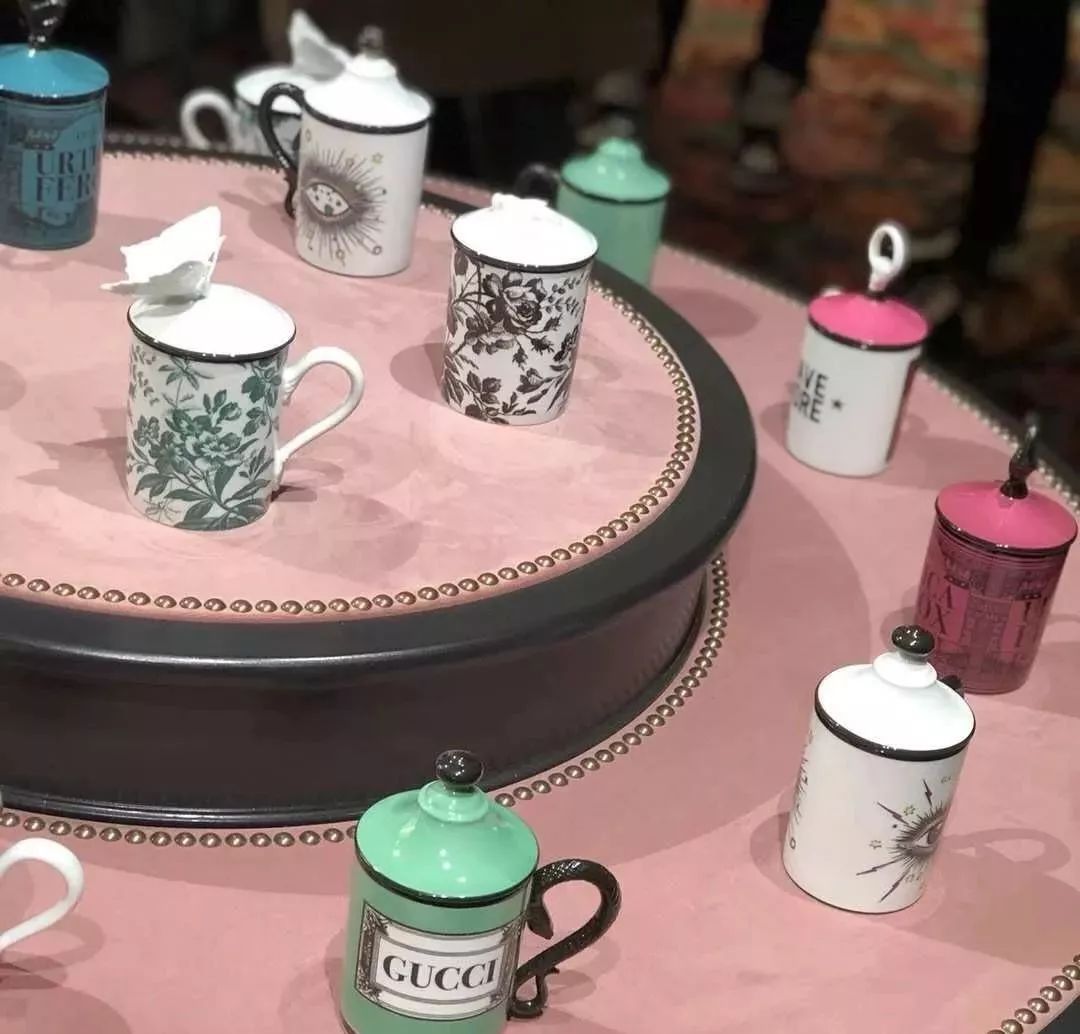 lv最经典单品,lv的跨界合作