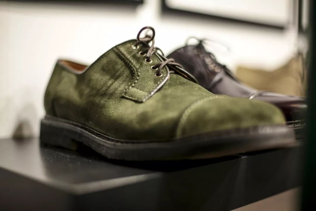 冬季鞋子款式怎么选,适合秋冬配色的鞋子