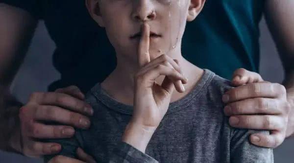 性教育应不应该成为一门课程,不要忽视性教育