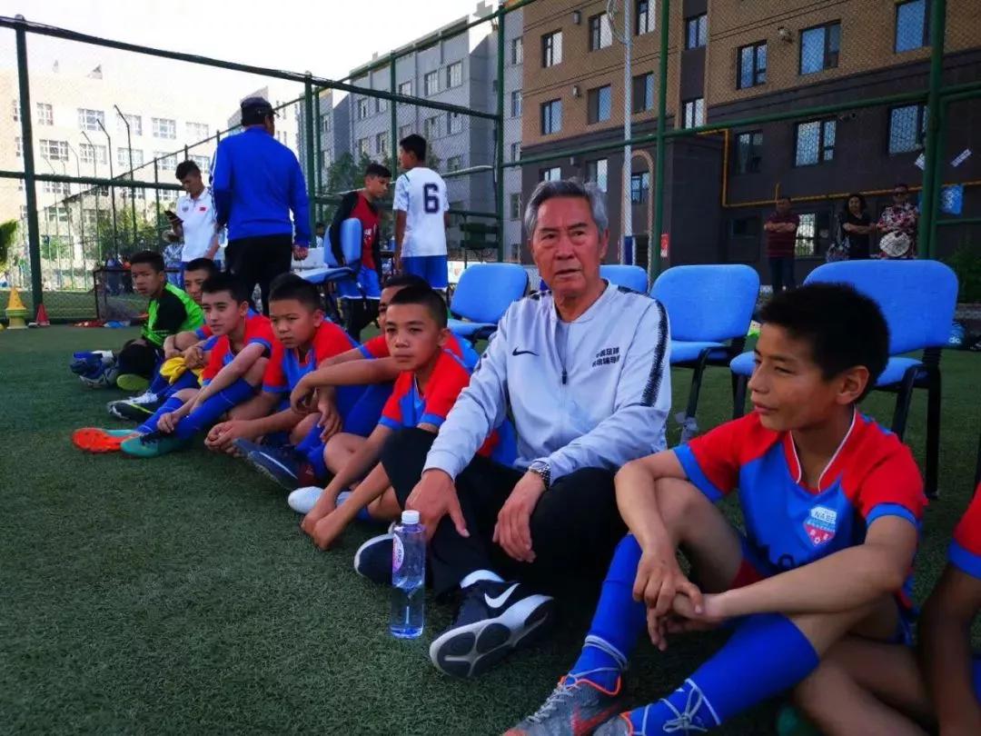 中国足球青训训练营,中国足球名宿团