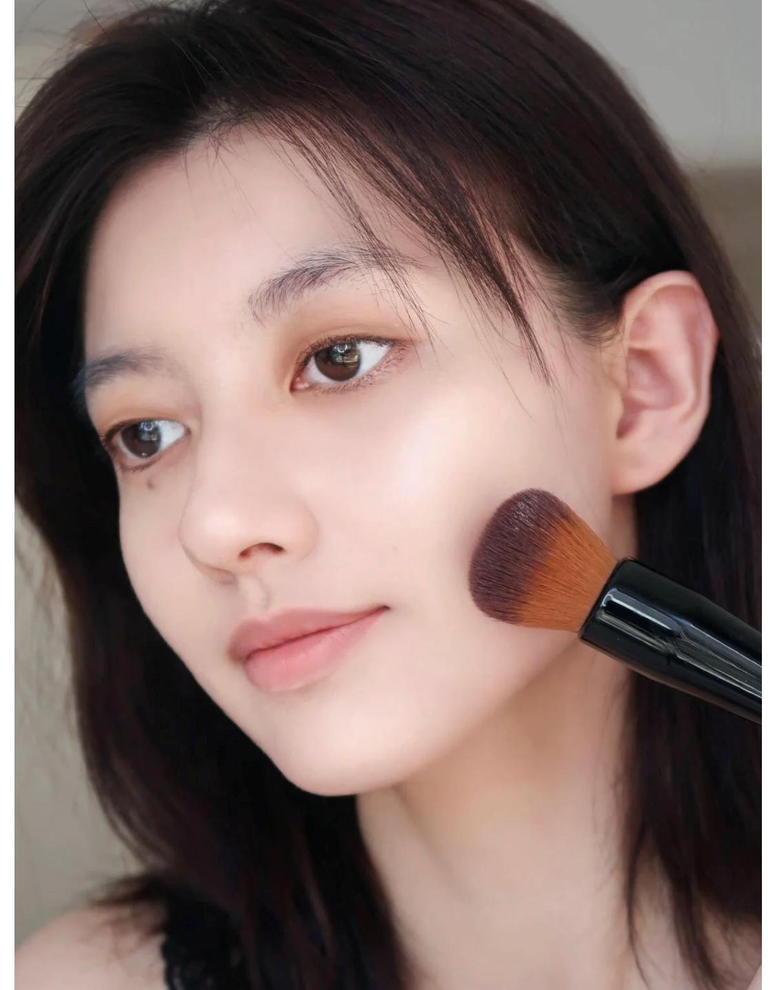 十大公认遮瑕的大牌粉底液,粉底液推荐公认好用阿玛尼粉底液