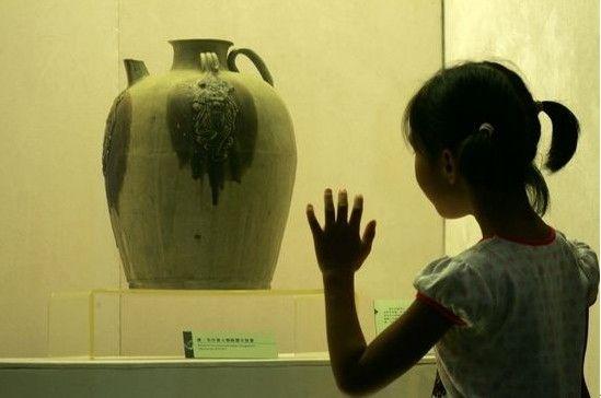 农民捐赠明代纯金文物获200元奖励,农民捐19件古董给故宫