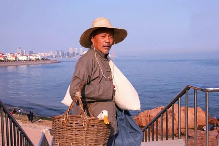 廉吏于成龙李万年版03集免费观看,于成龙十大感人照片