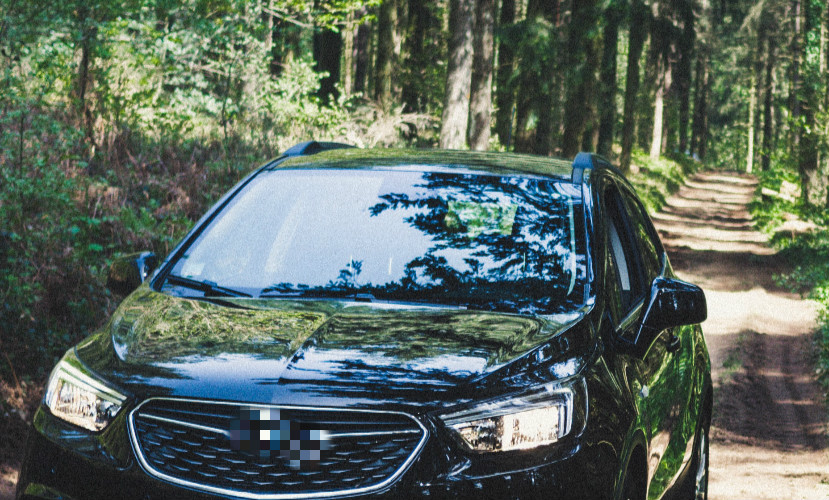 汽车前挡风玻璃膜是内贴还是外贴,汽车前挡风玻璃贴遮阳膜详细教程