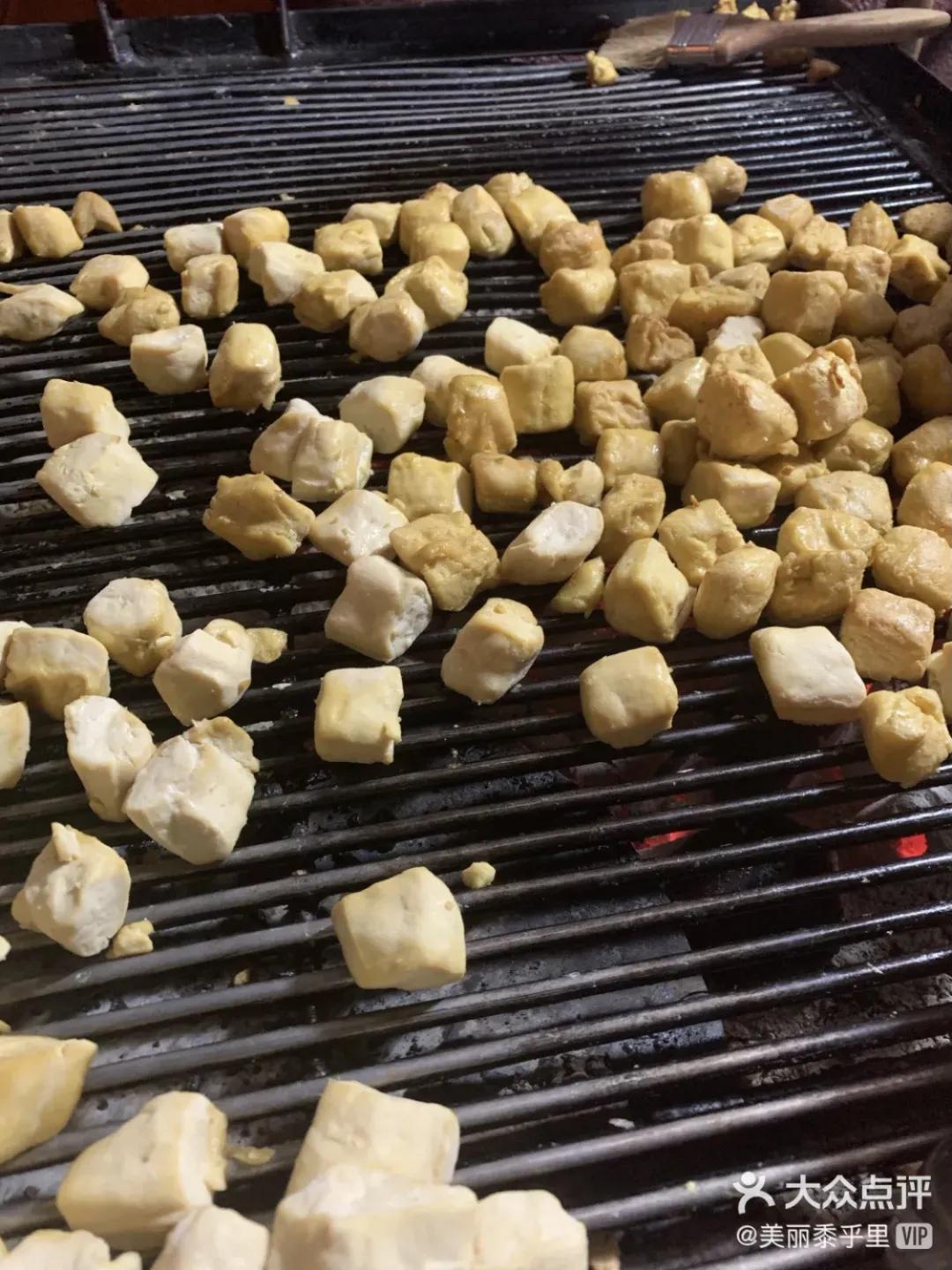 云南美食简介200字,云南豆腐特色小吃