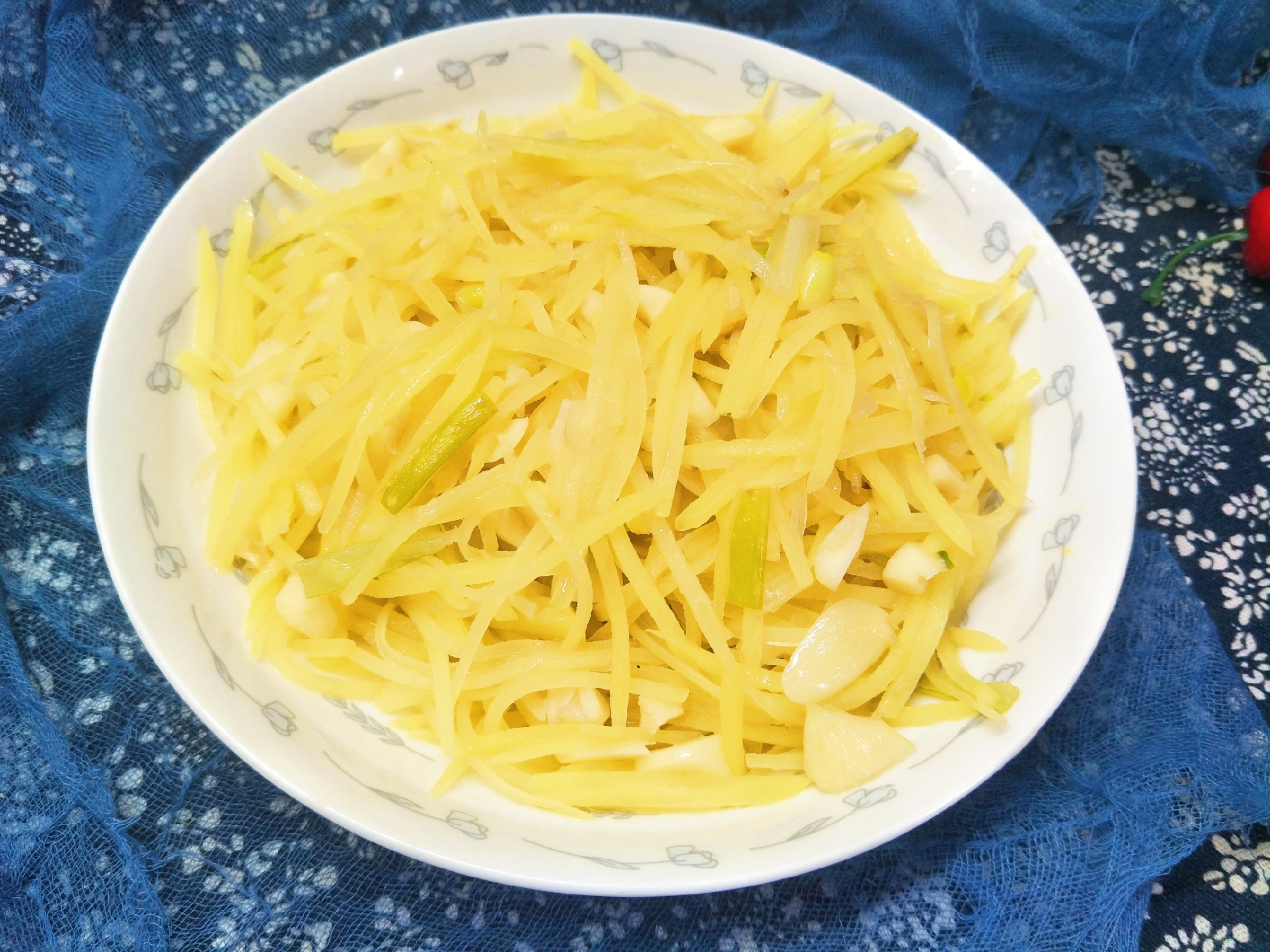 炒土豆丝为什么要放醋才脆,炒土豆丝怎么放盐