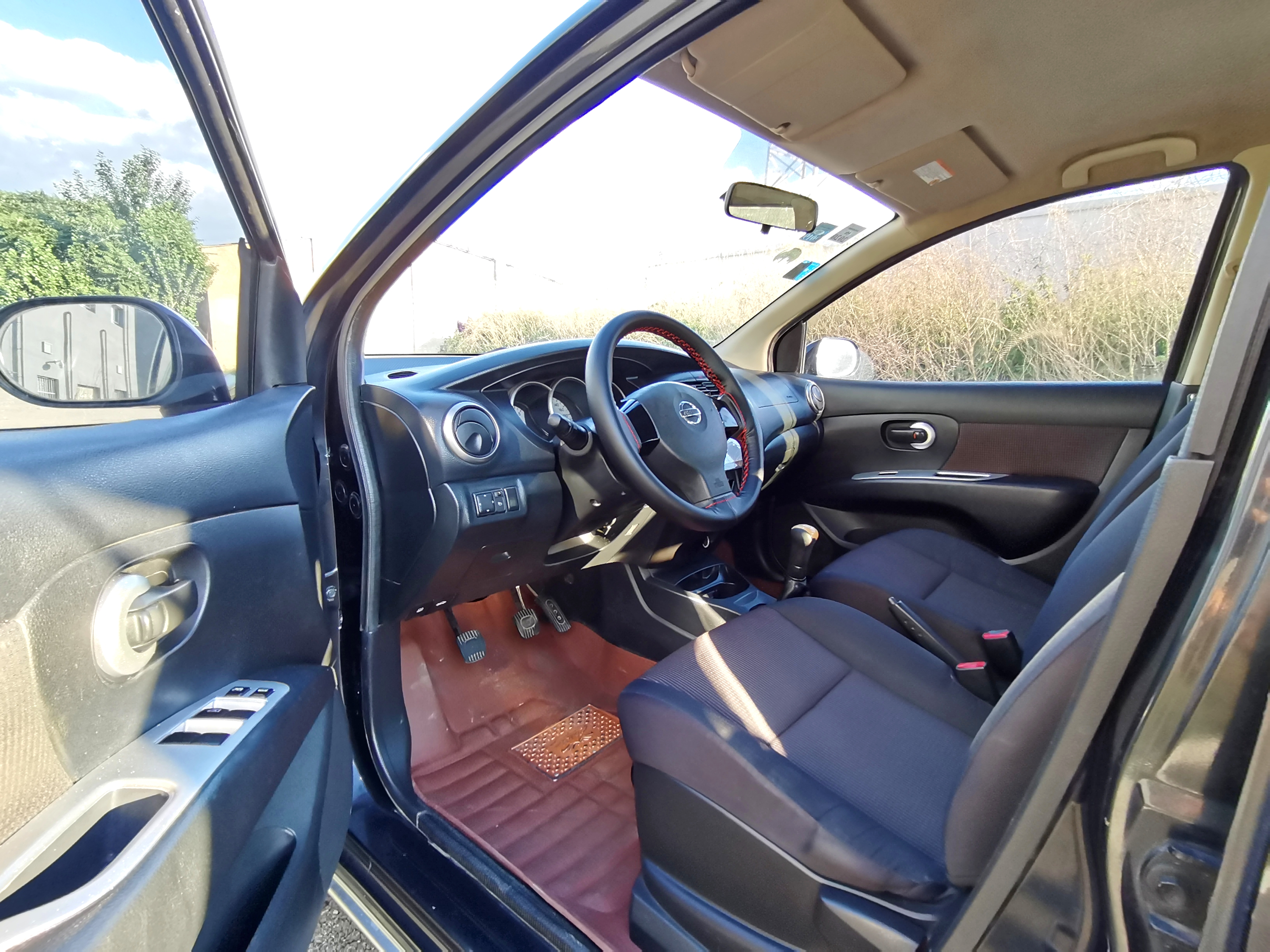 日产骊威2010落地价多少钱,10年日产骊威手动全能