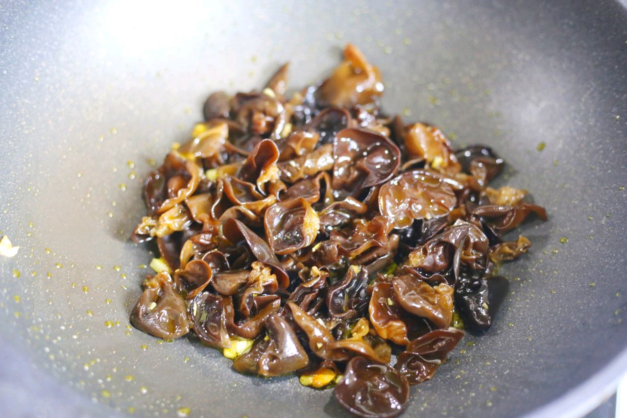 黄瓜胡萝卜木耳炒鸡蛋虾仁做法,木耳黄瓜炒鸡蛋做法减脂