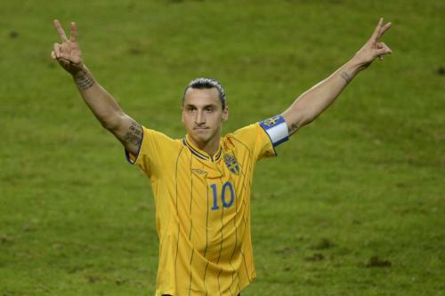 瑞典足球远射高手,瑞典球星伊布拉希莫维奇图片