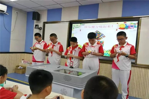 雁塔区航天210小学,航天二一小学