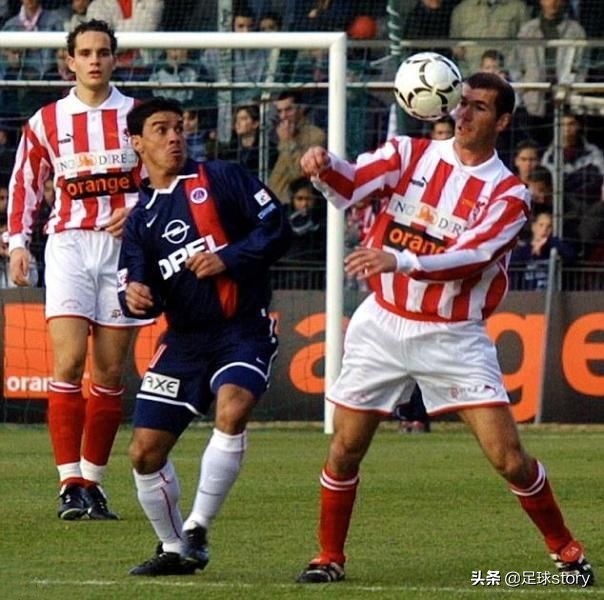 齐达内传奇巨星,齐达内足球大师