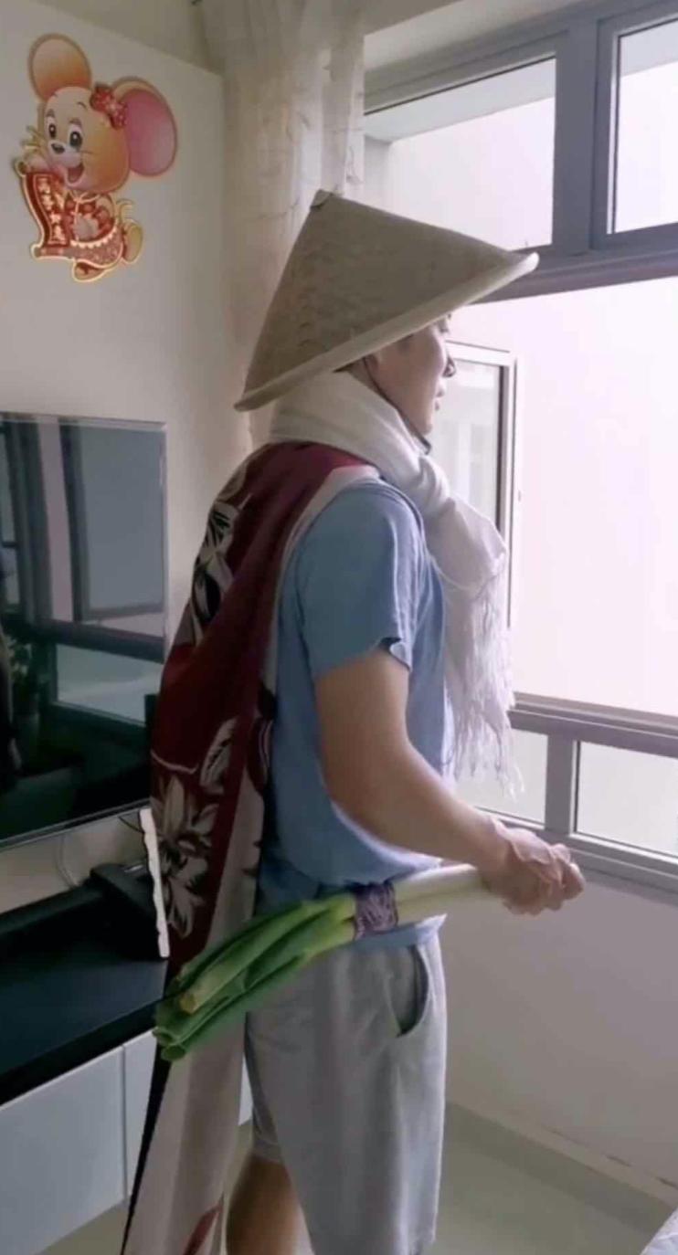 新加坡封城1个月宅在家的我们，竟活成了这个“鬼”样子