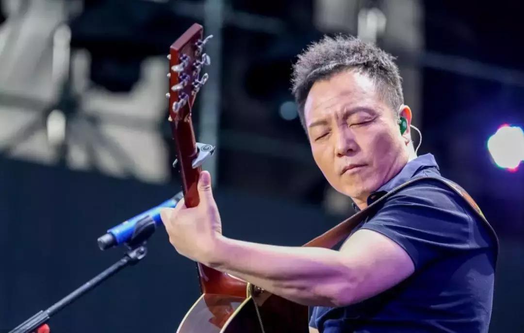 许巍：我就是一个普通人，做着自己喜欢做的事