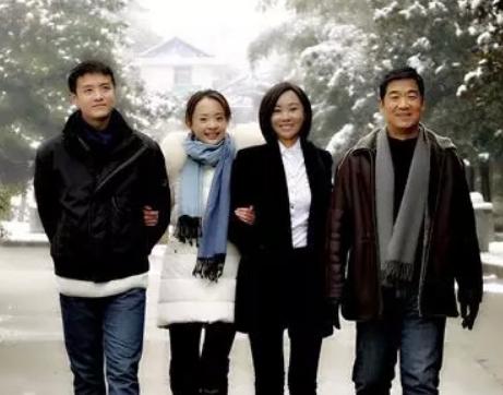 齐明月孙铱整牙,齐明月孙铱私下关系