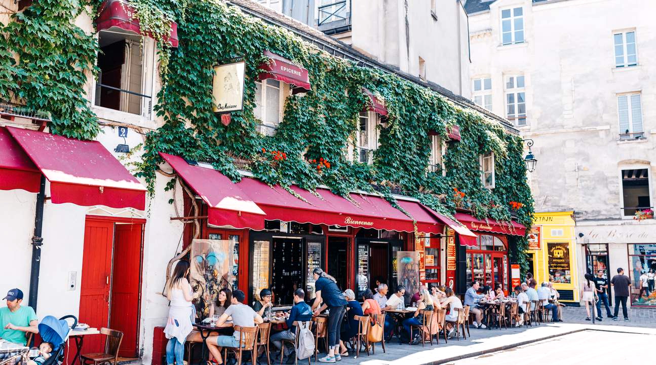 他从未来过中国，却热爱东方文化，为情人亲手设计了“中国沙龙”