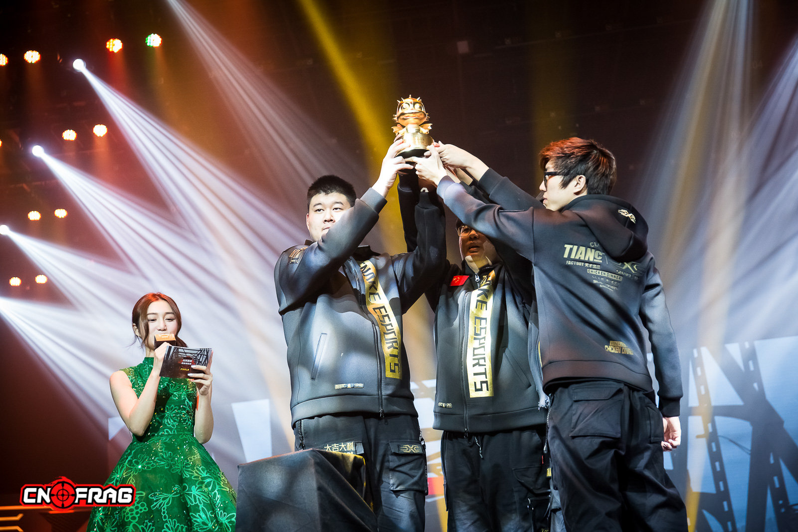 cnFrag2018年度电竞图片-TheYearinPhotos