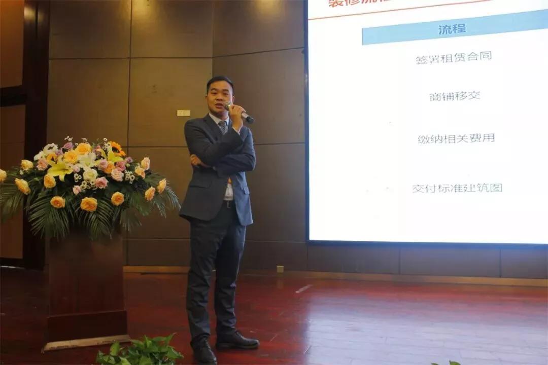 阜阳七彩世界欢乐城装修,阜阳七彩购物中心