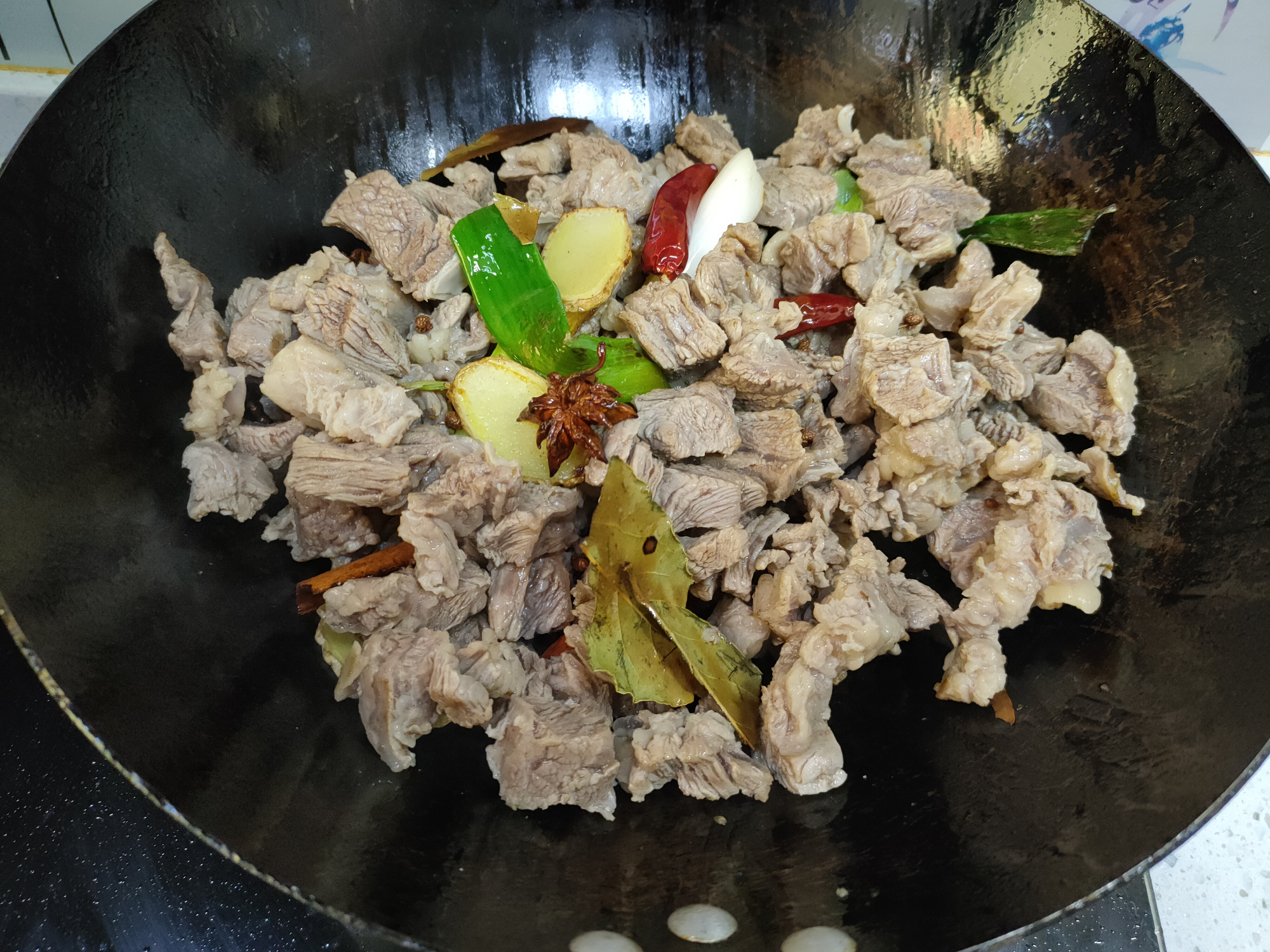 炖牛肉发现水少了,炖牛肉放啤酒能使牛肉软烂么