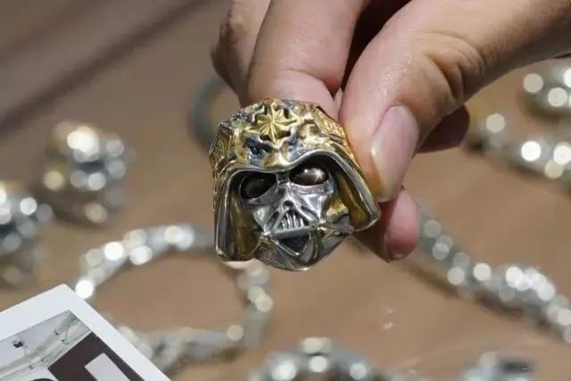 100多块钱的银戒指是真的吗,真的会有人花几千万买一个手表吗