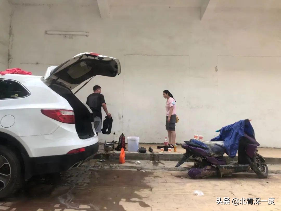 郑州40万辆“泡水车”去向：各地车商扎堆收购倒卖，称“泡得多严重都可以”