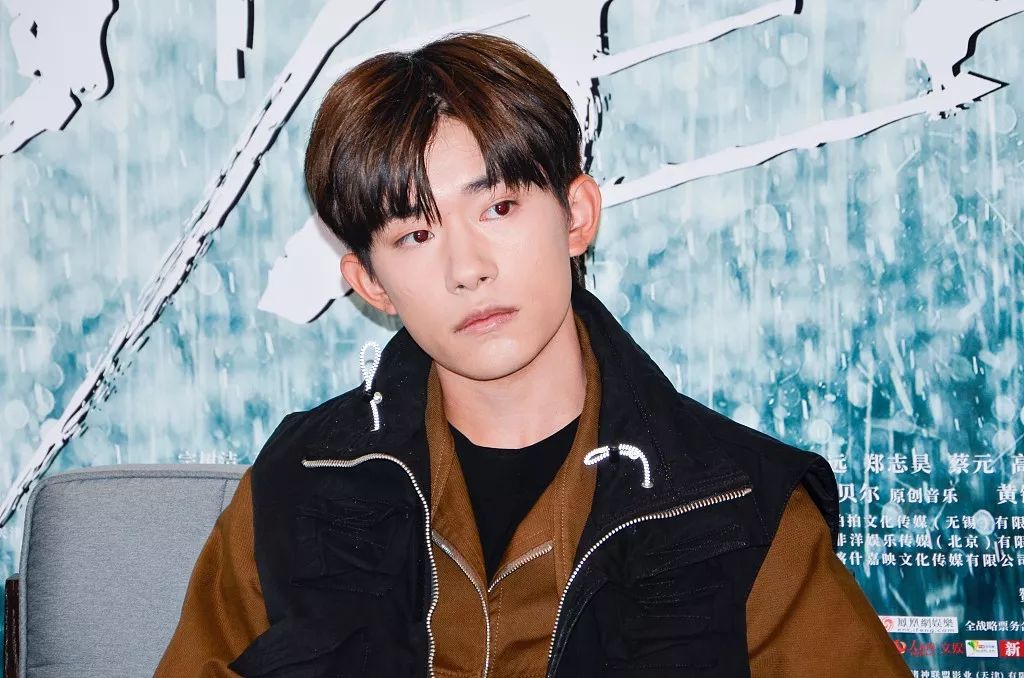 看了三遍才看懂男孩的眼神完整版,看了三遍才看明白男孩子的眼神