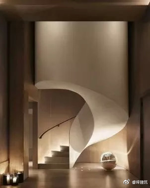 360度旋转楼梯的做法全过程,旋转楼梯和普通楼梯对比图片