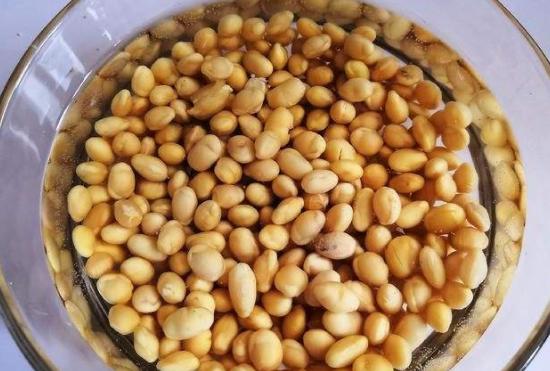 香酥黄豆怎么炸又酥又脆,炸黄豆泡不泡水