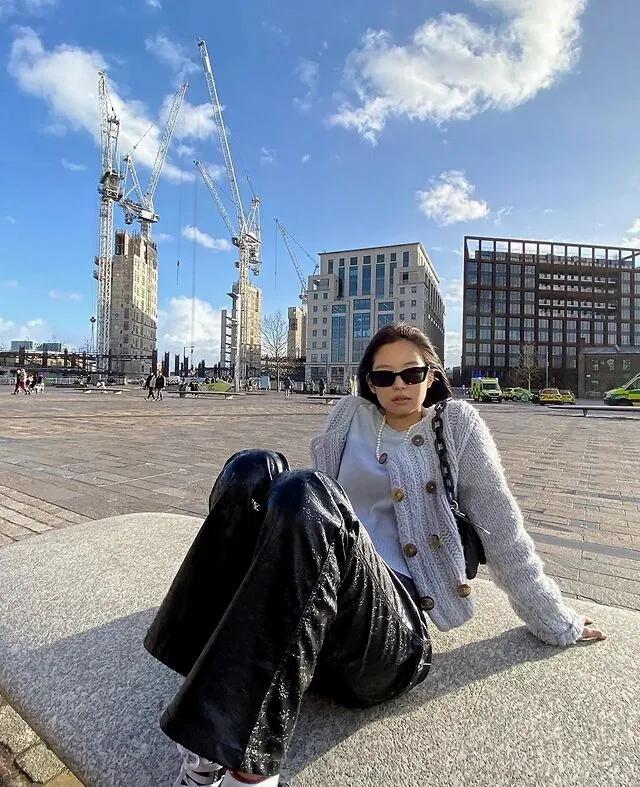 钟楚曦的包包里有什么,钟楚曦杨采钰宋妍霏