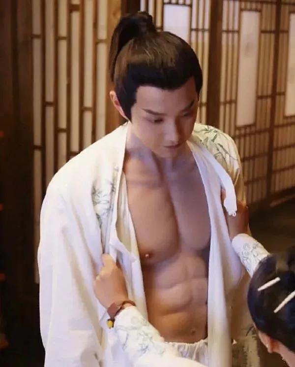 有腹肌的怎么拍照,拍照时怎样让自己有腹肌