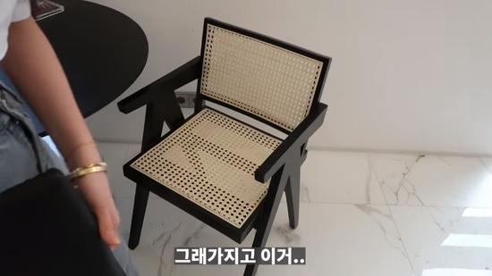 韩国女生独居公寓,韩国美女晒衣服