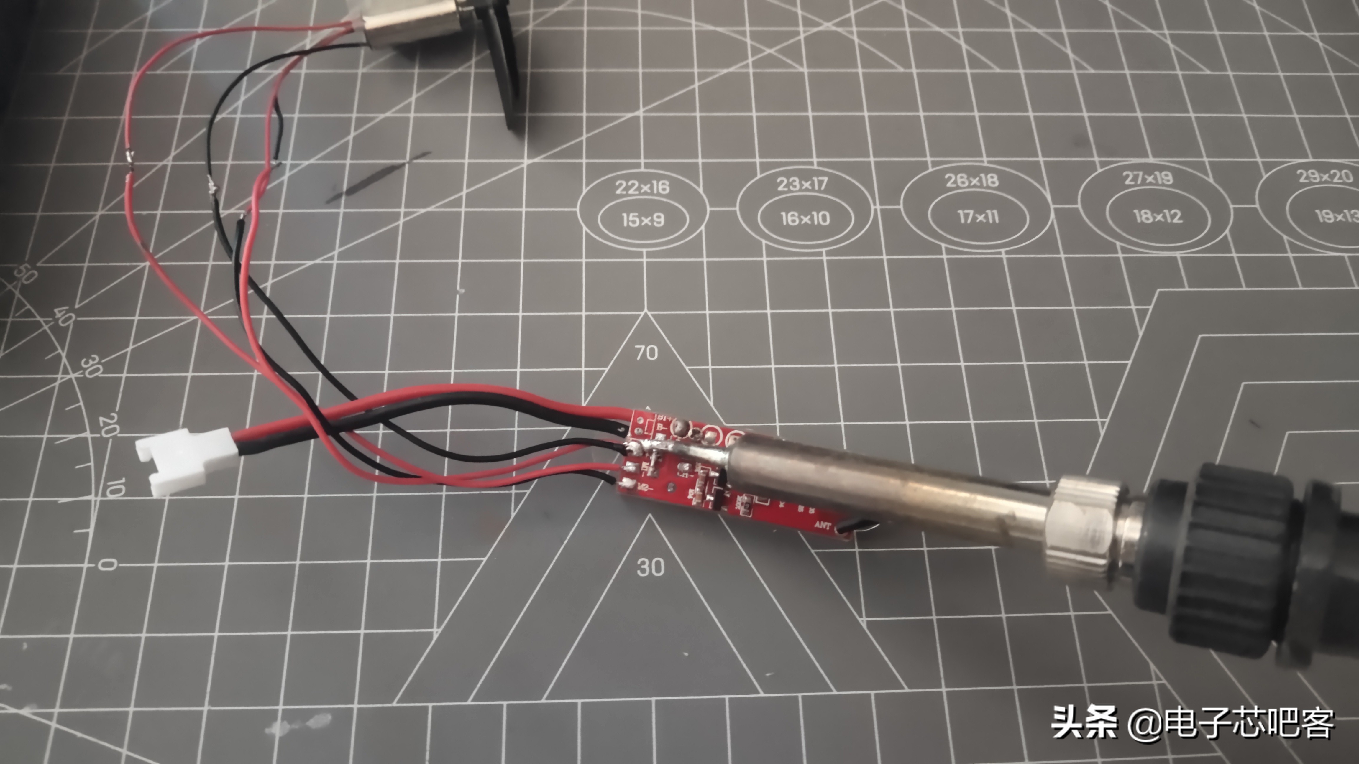 固定翼飞机遥控器坏了,遥控飞机遥控器坏了怎么修