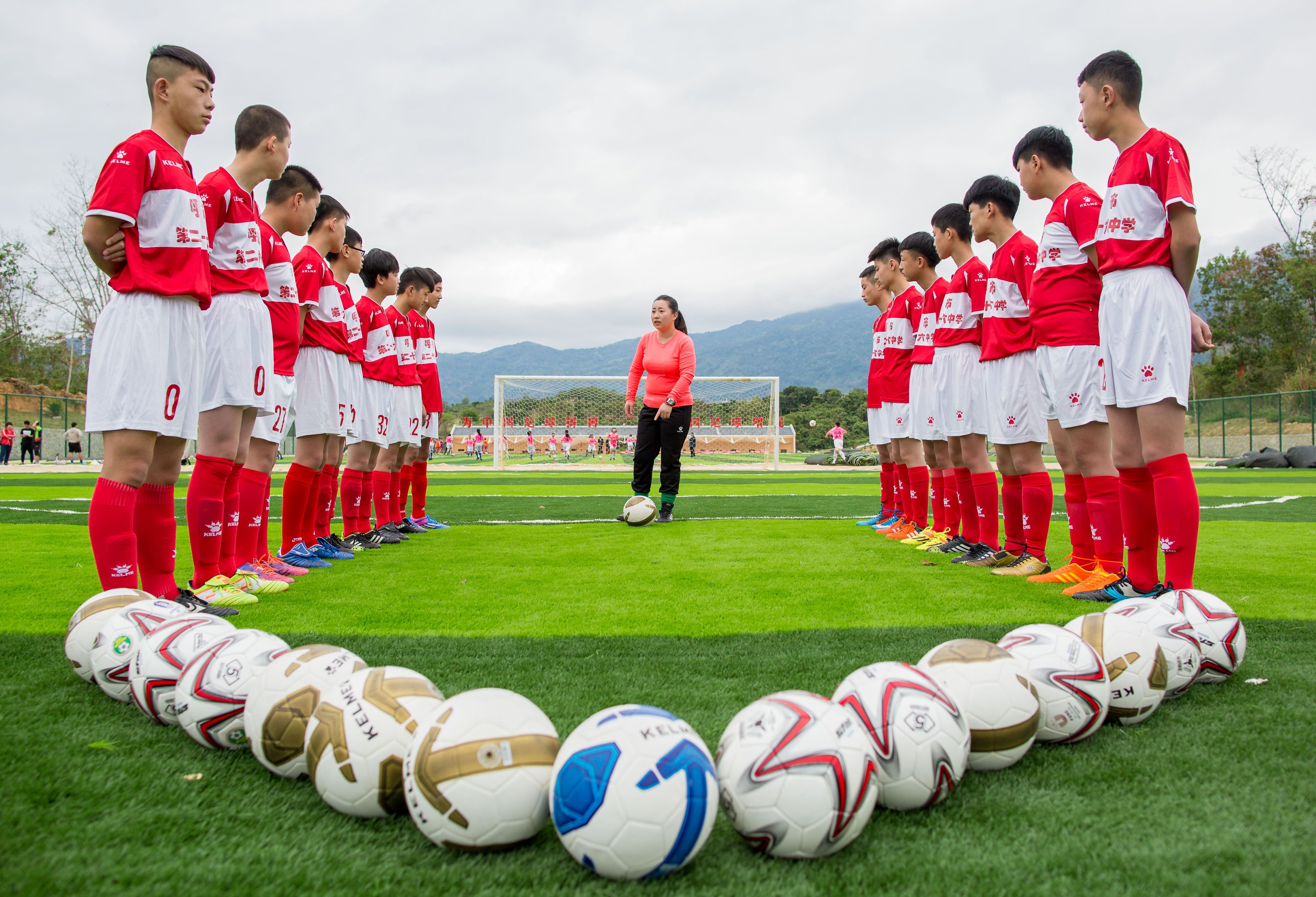 改革开放40年丨玉泉区：实施绿荫计划，校园足球事业长足进步