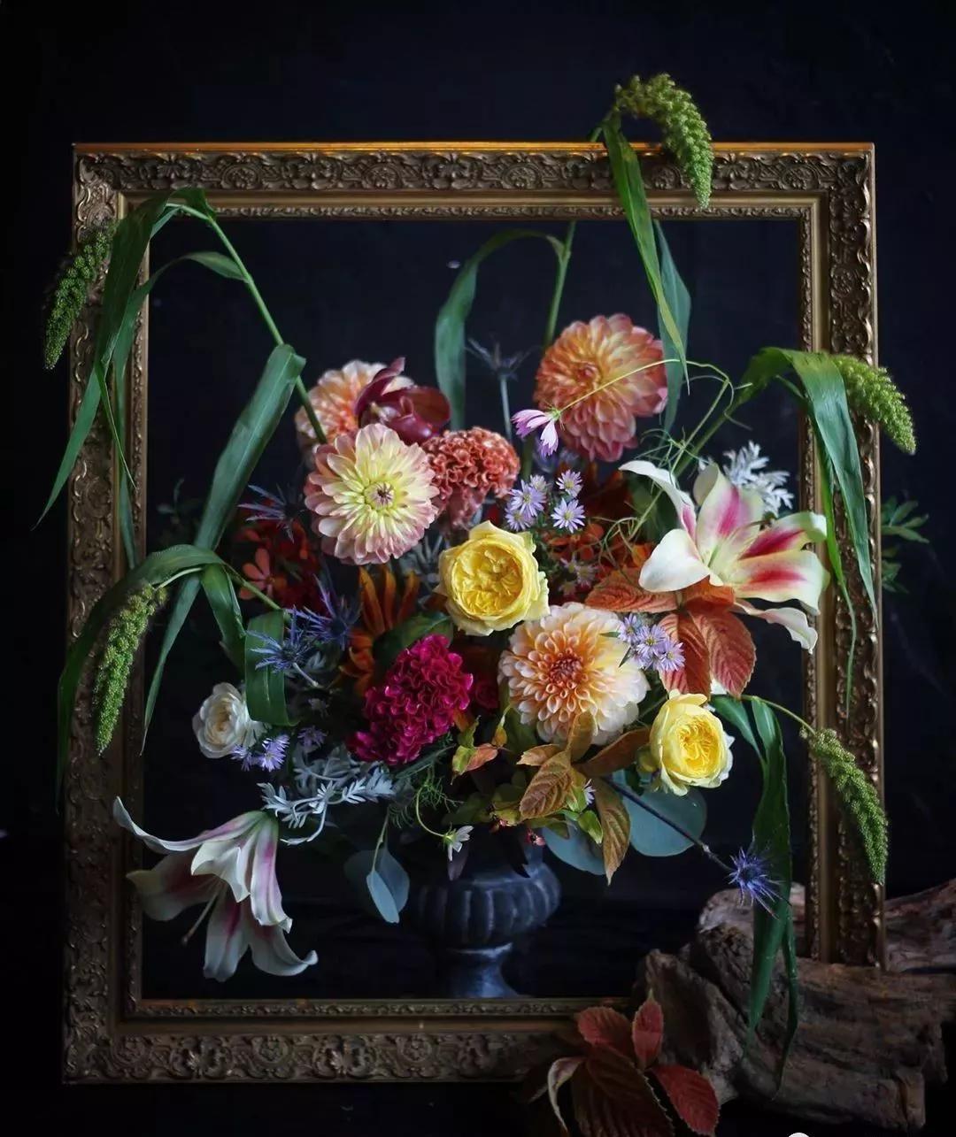 花要不要经常换水,花材正确处理方式及日常养护