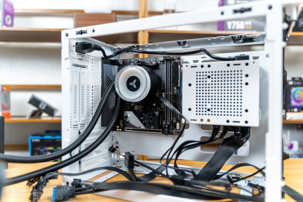 先马趣造白色装机方案,先马趣造im白色机箱