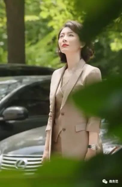 44岁陈数穿西装 (42岁陈数红色西装)