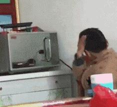 搞笑gif这才是真正的口若悬河,搞笑gif趣图这大概就是爱情吧