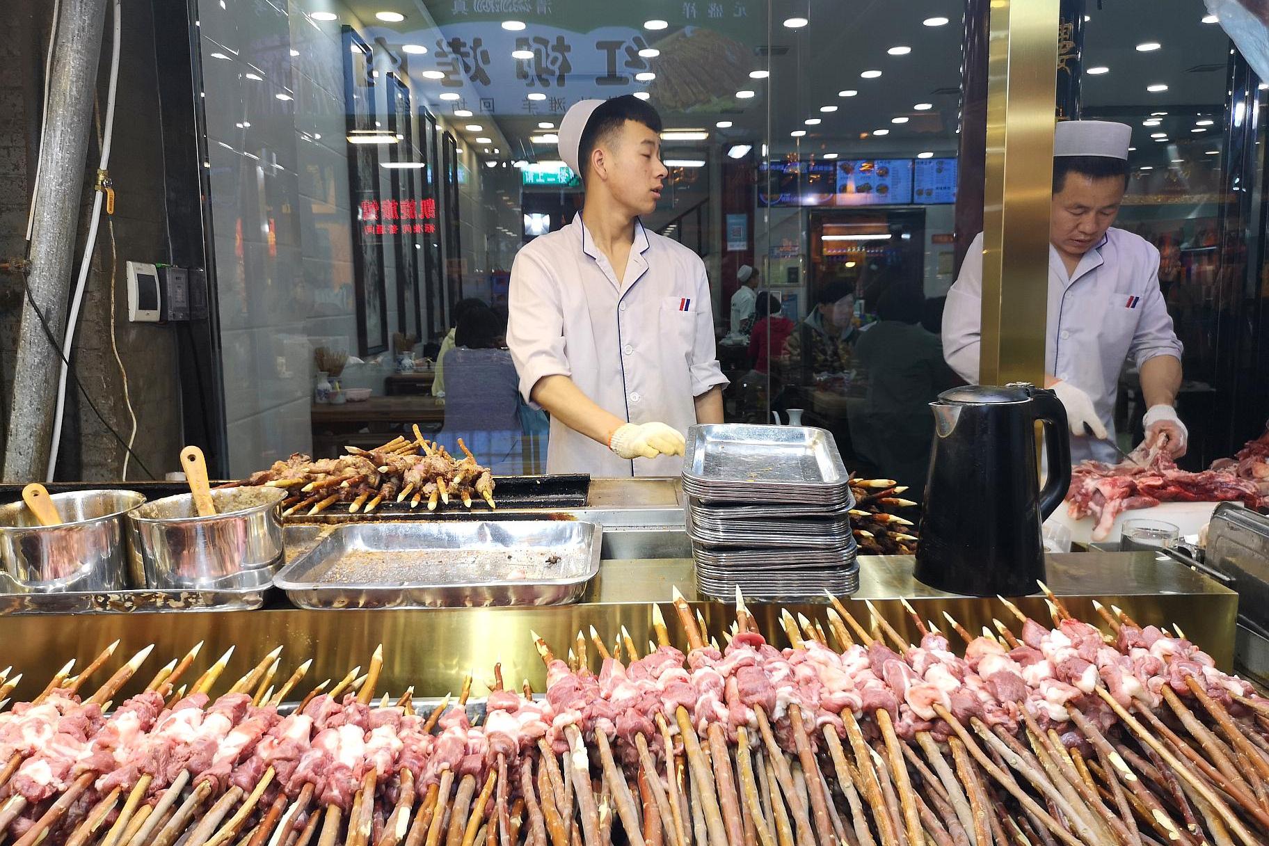 古都回民街人间烟火气,外地人来西安必去景点