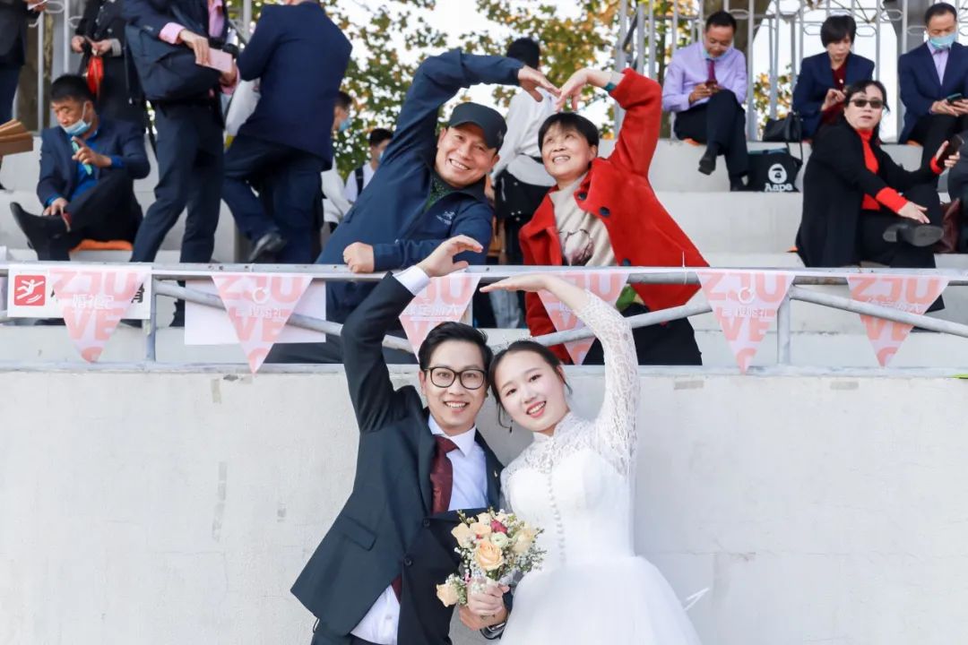 李兰娟致敬院士视频,致敬李兰娟院士的诗朗诵