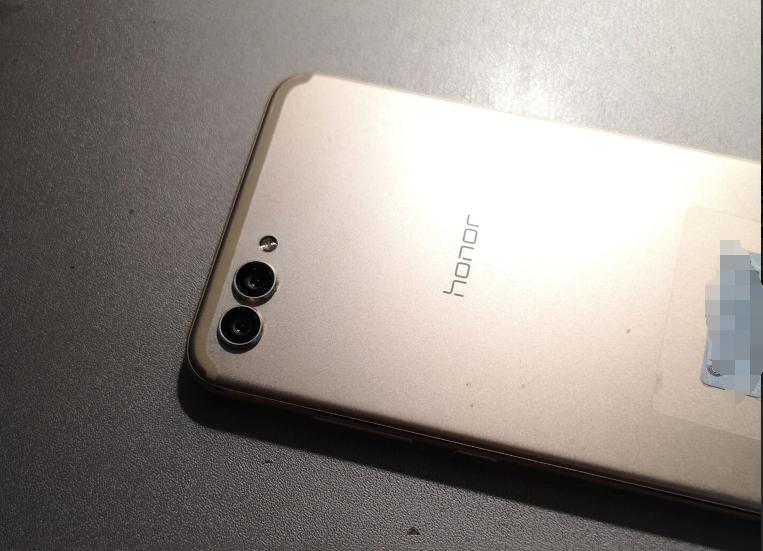 华为p20pro和荣耀v10屏幕谁大,荣耀v10对比华为p20pro