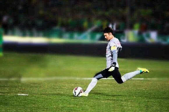 足球基本功之开大脚,足球左脚怎么练爆发力