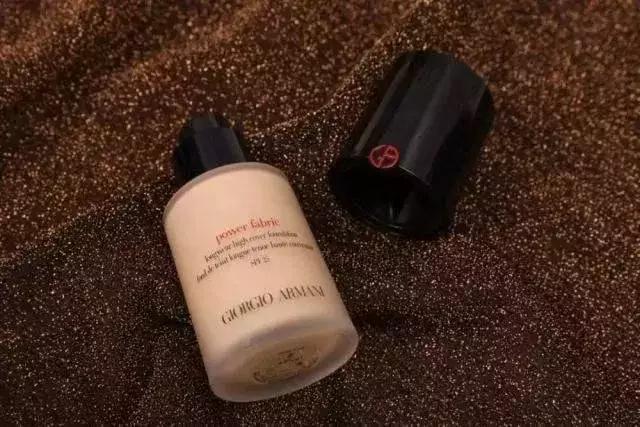 阿玛尼哪一款粉底液最好用,阿玛尼粉底液第1名