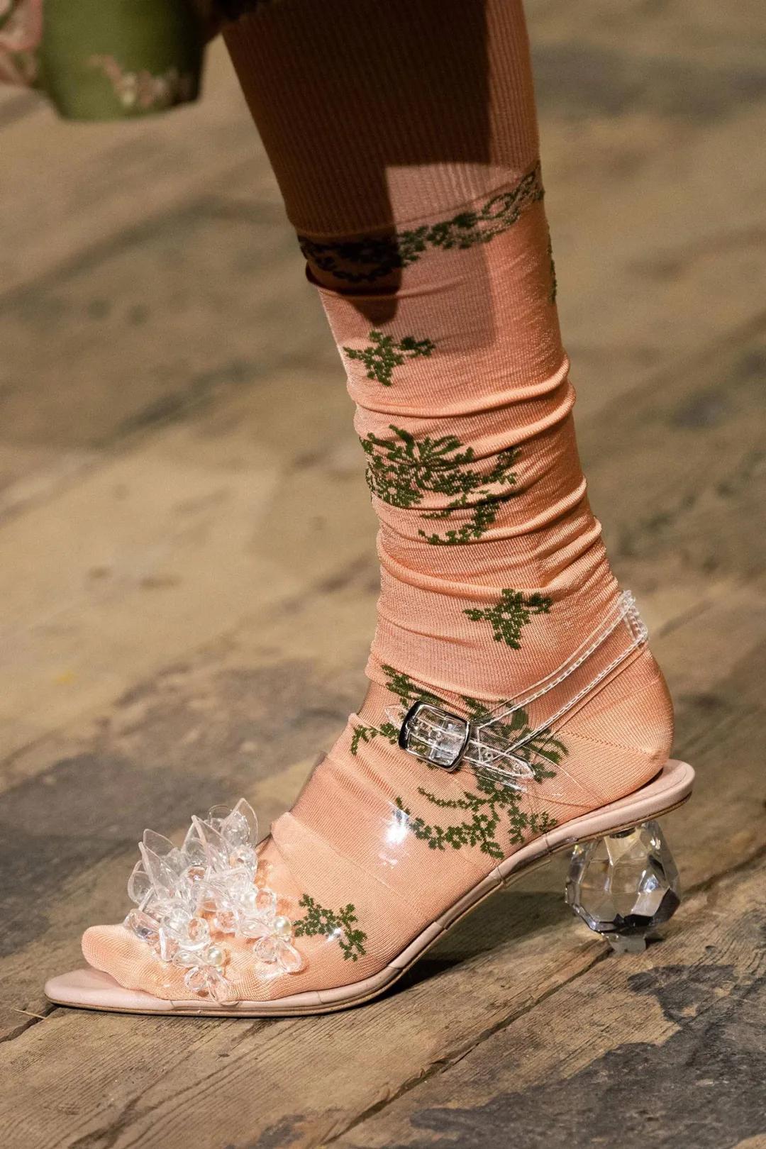 凉鞋危险,凉鞋的缺点