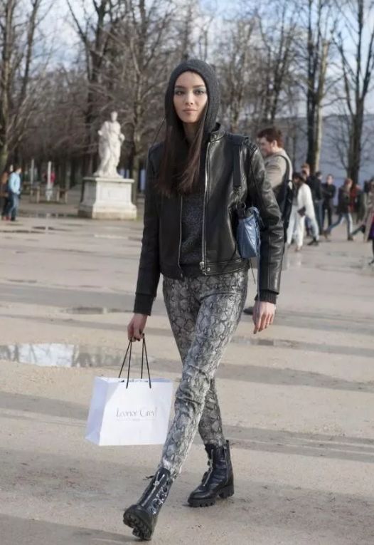 中式盘扣皮衣女刘雯,刘雯皮衣穿搭大合集